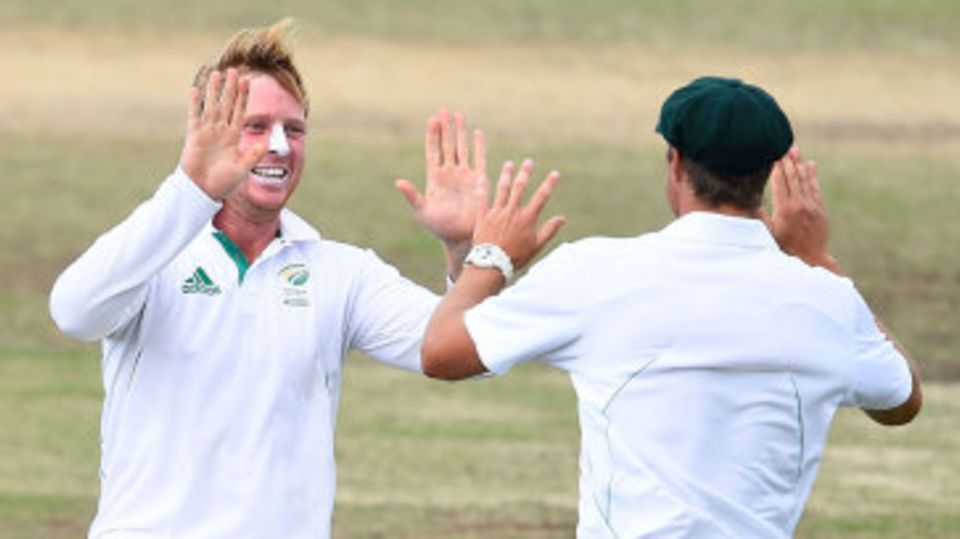 Simon Harmer celebrates a wicket