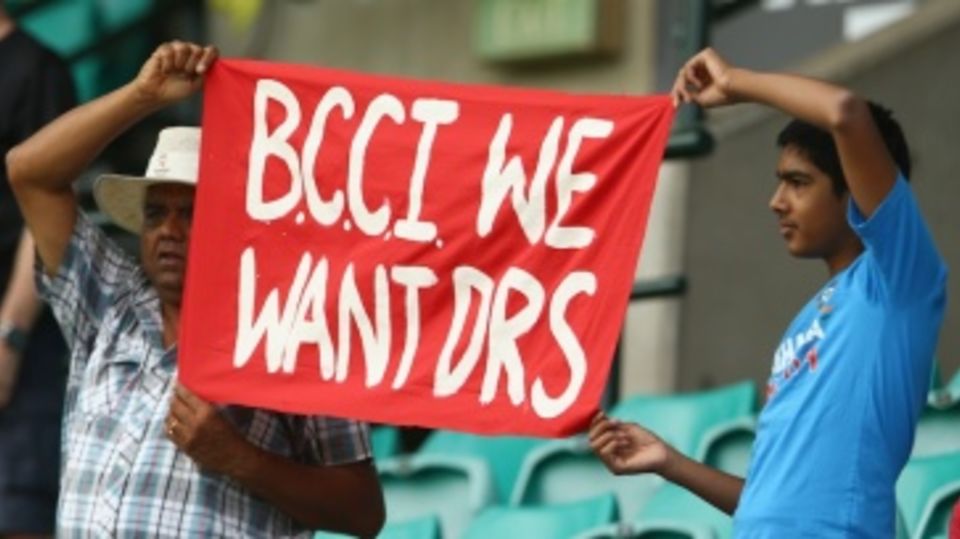 A couple of fans make their stance on DRS clear to the BCCI