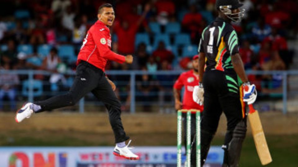 Sunil Narine celebrates the wicket of Raymon Reifer