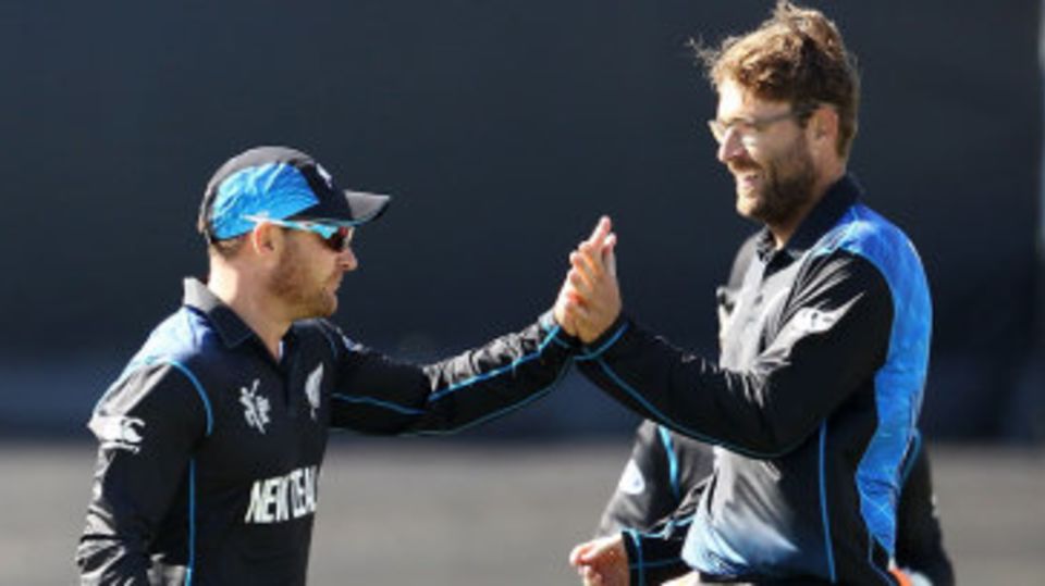 Daniel Vettori got two wickets in one over