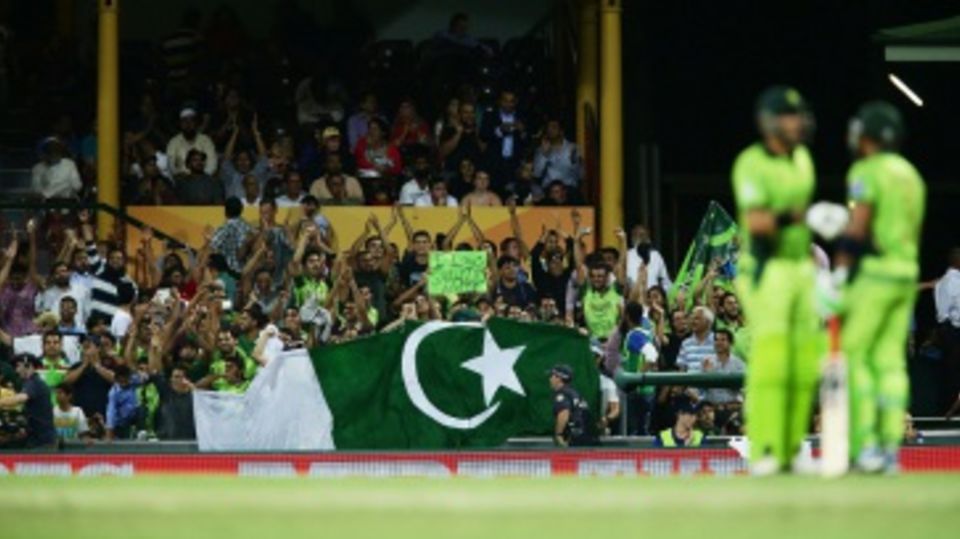 Misbah-ul-Haq and Umar Akmal added 133 runs for the fifth wicket