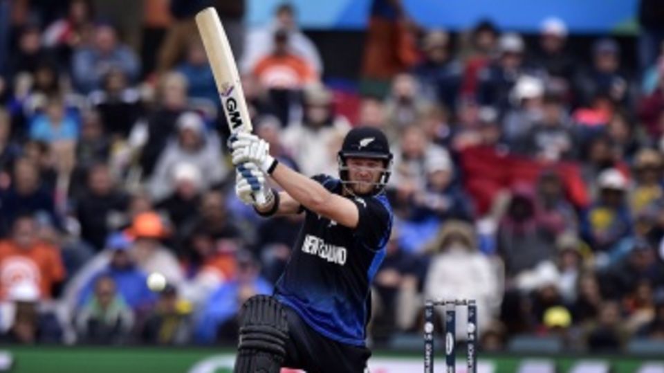 Corey Anderson smashed 75 off 46 balls to power New Zealand to 331
