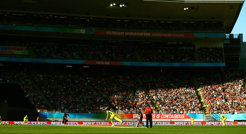 NZ v Oz: Eden Park got a heart-thumping thriller when the hosts met for their first encounter of the 2015 World Cup