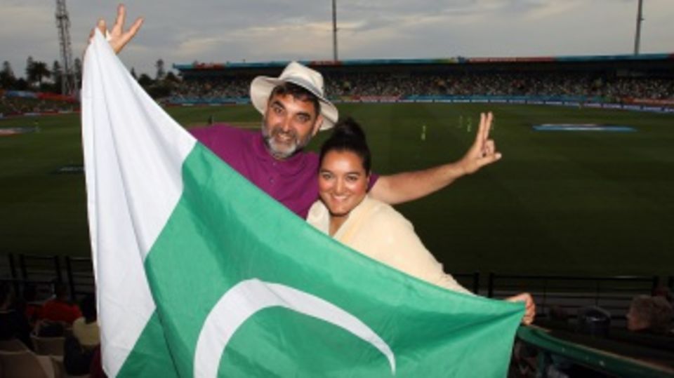 Pakistan fans show their support