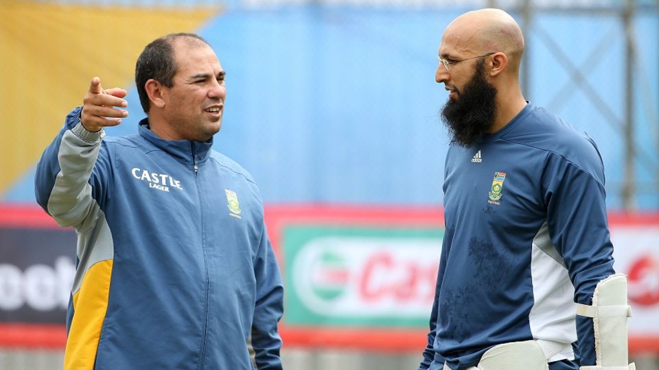 Hashim Amla has not sensed any change in Russell Domingo or his coaching staff