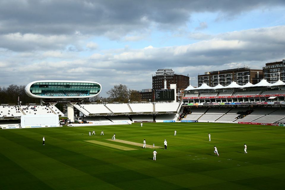 Middlesex chief executive Vinny Codrington has resigned after 18 years at Lord's