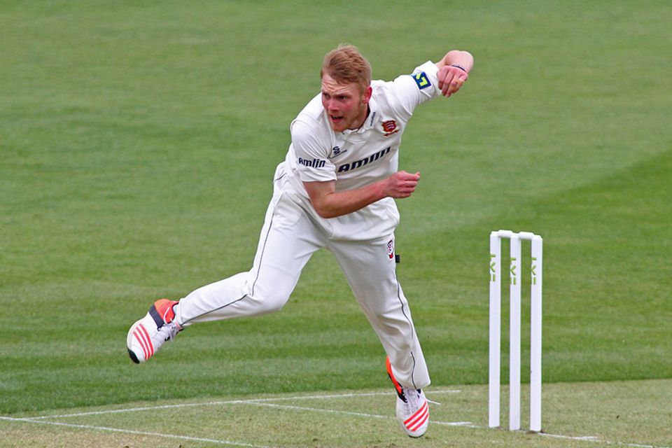 Jamie Porter took career-best figures for the second match in a row