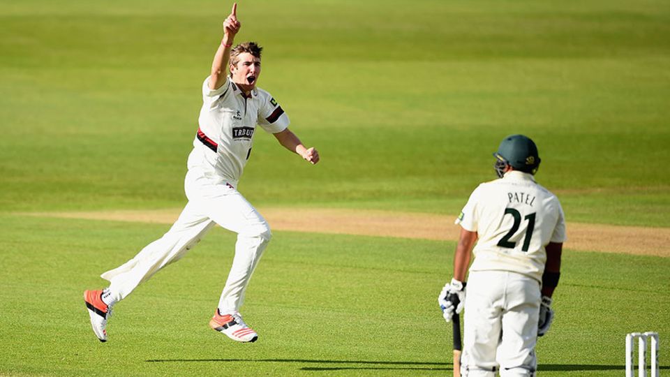 Somerset ran through Notts after tea on the third day