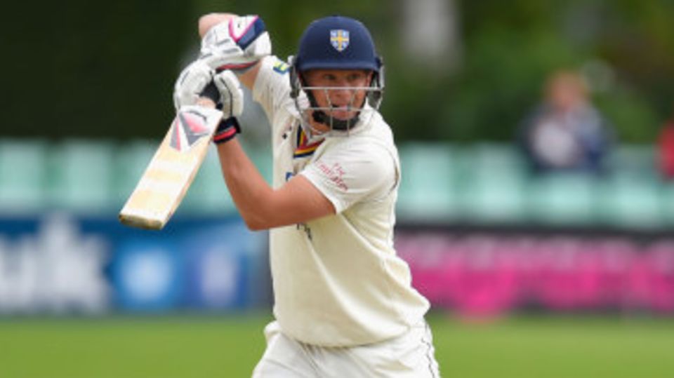 Scott Borthwick battled past 50 as wickets tumbled around him