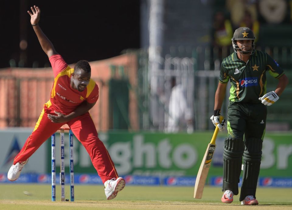 Vitori allowed to resume bowling in international matches