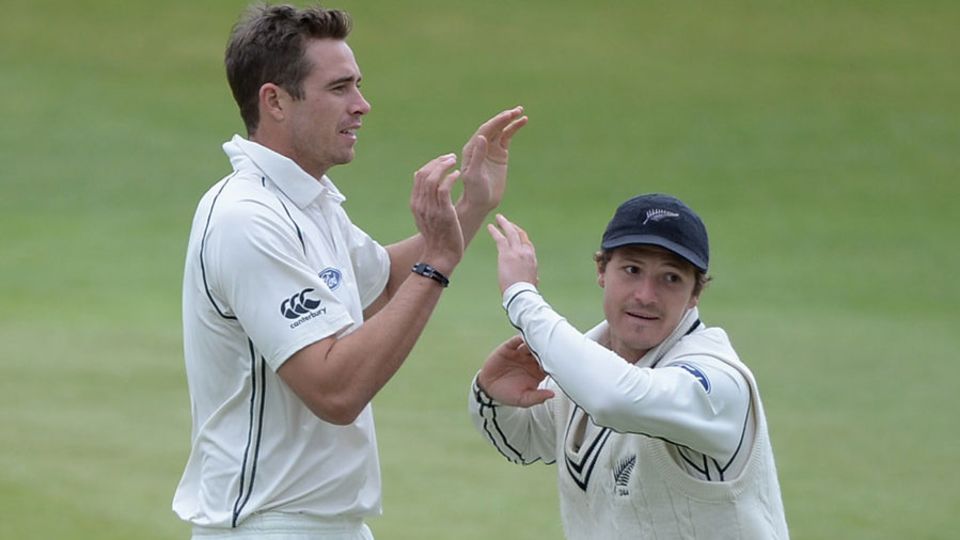 Tim Southee struck three times in his first three overs as England slipped to 267 for 8 on the third morning, under cloudy skies at Headingley