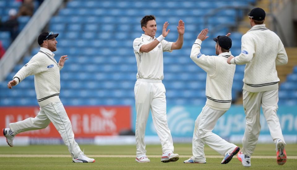 Trent Boult struck an early blow during a testing opening spell when he had Adam Lyth caught behind