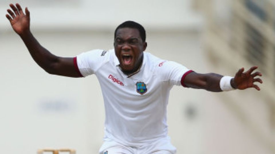 Jerome Taylor appeals successfully for the wicket of Shaun Marsh
