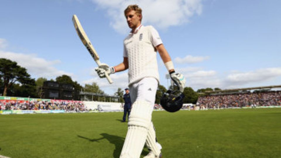 Joe Root leaves the field to a standing ovation after his outstanding 134