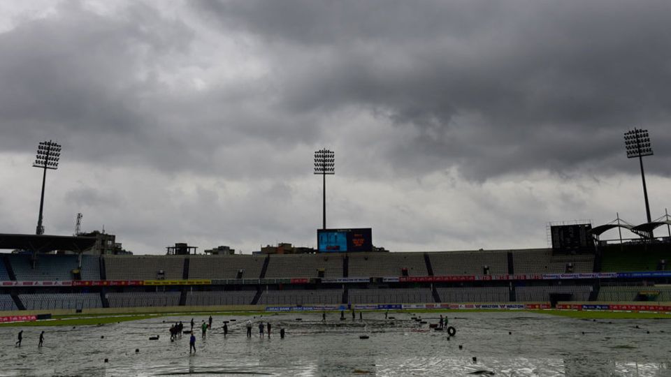 Cyclone Komen ruined another day of Test cricket