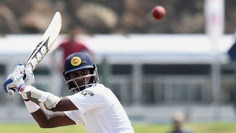 Angelo Mathews helped Sri Lanka stage a brief recovery with a counterattacking 92-ball 64