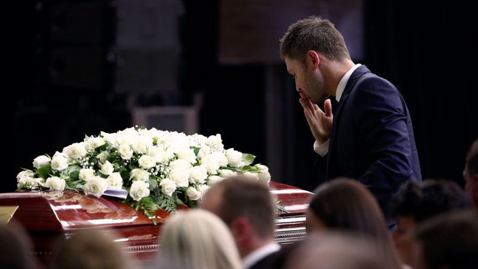 Michael Clarke says his final goodbye to Phillip Hughes