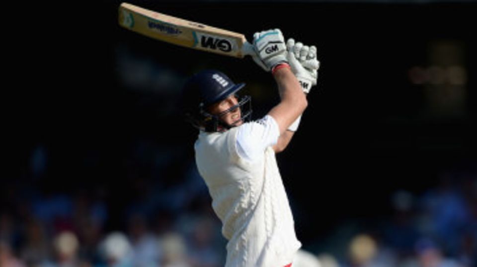 Joe Root slashes a four from his first delivery