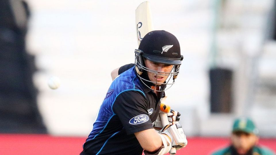 Martin Guptill departed early in the chase to Dale Steyn, but his opening partner Tom Latham made 54