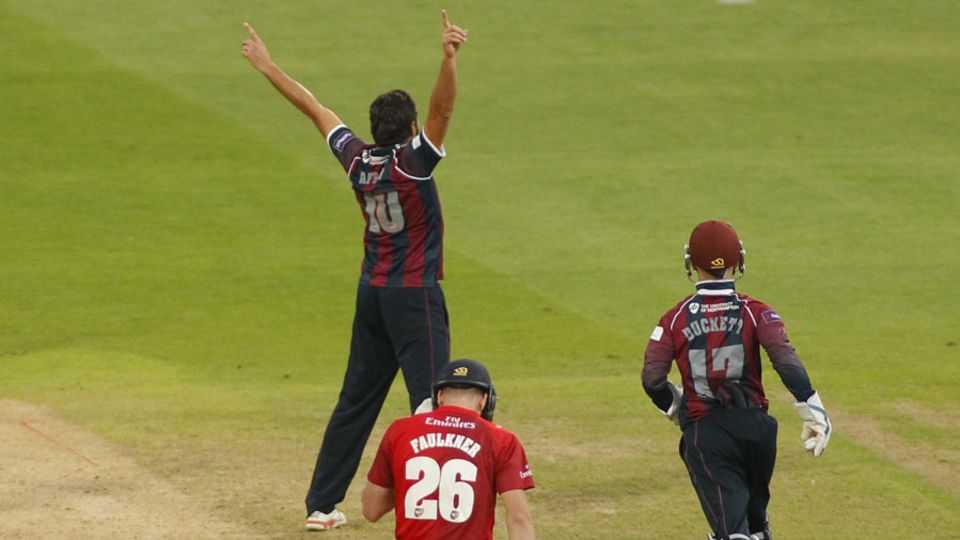 Out in the middle, Afridi grabbed two wickets in two balls, including prize scalp James Faulkner