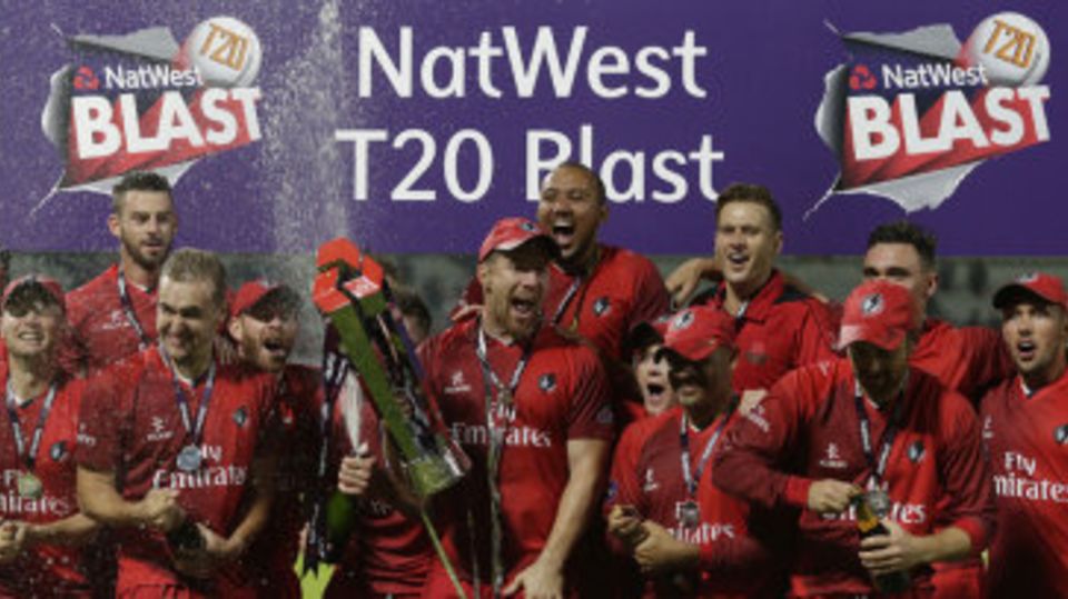 Steven Croft receives the NatWest Blast trophy