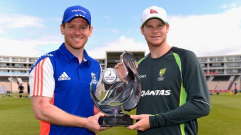 Eoin Morgan and Steven Smith strike a pose with the trophy