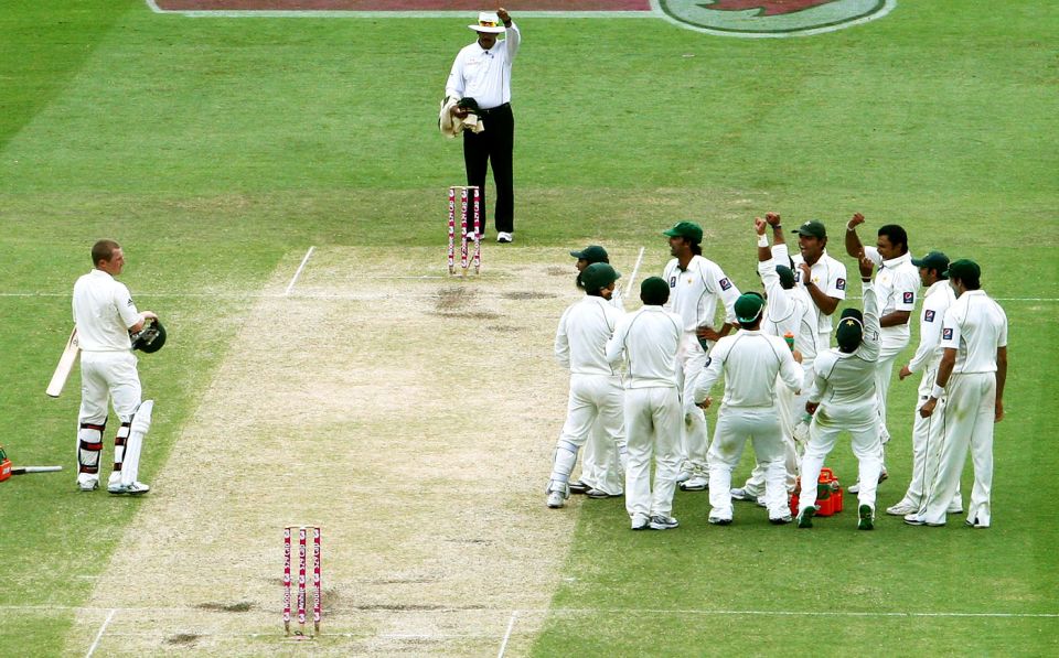 Sweet revenge: Pakistan's players enjoy sending Haddin off in Sydney, 2010