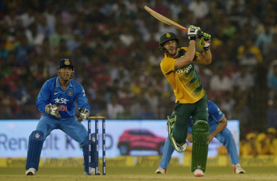 Faf du Plessis went after Ashwin, striking him for a four and a six off consecutive balls, but was out going for another attacking shot