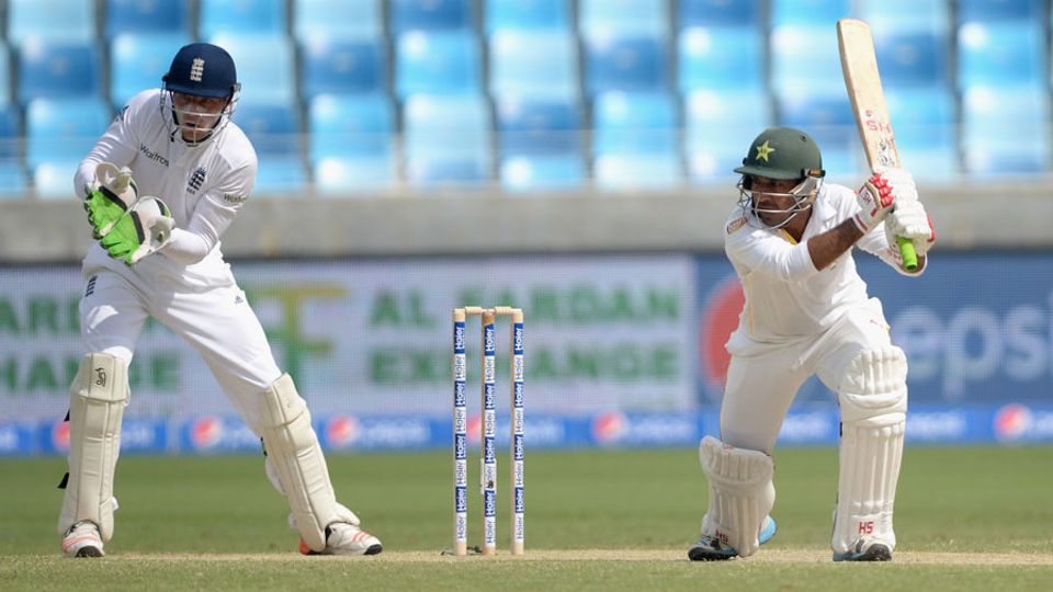 Sarfraz Ahmed kept Pakistan's runs flowing in a busy innings