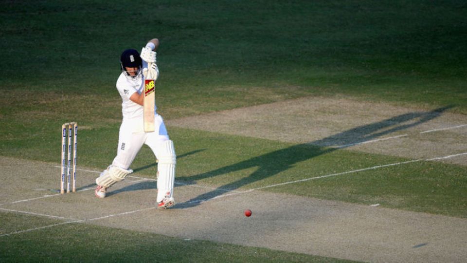 Joe Root casts a shadow over Pakistan's bowlers in Dubai