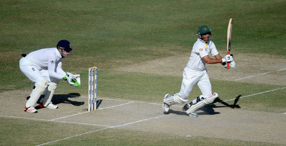 ... as did Younis Khan, as Pakistan's old guard took the game away from England