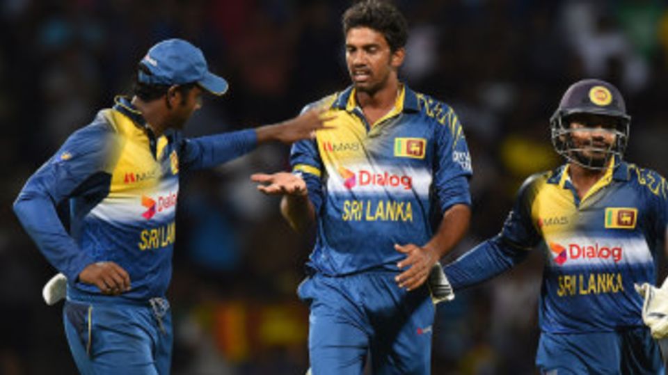 Sachithra Senanayake finished with 4 for 46