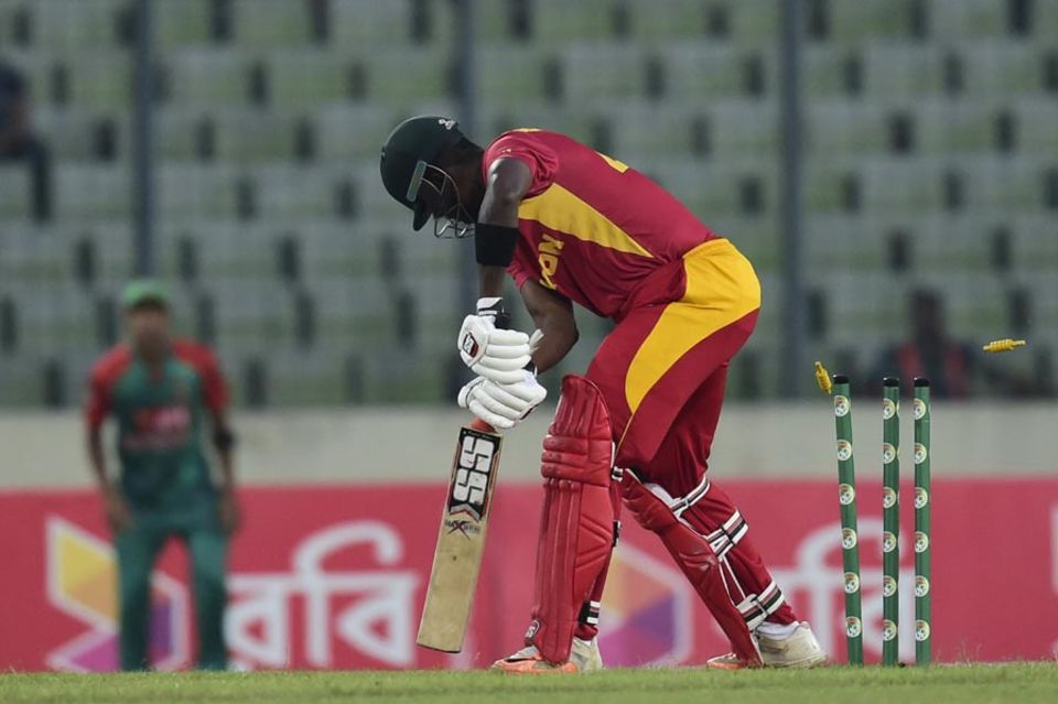 After being put in to bat, Zimbabwe were reduced to 38 for 4 in nine overs