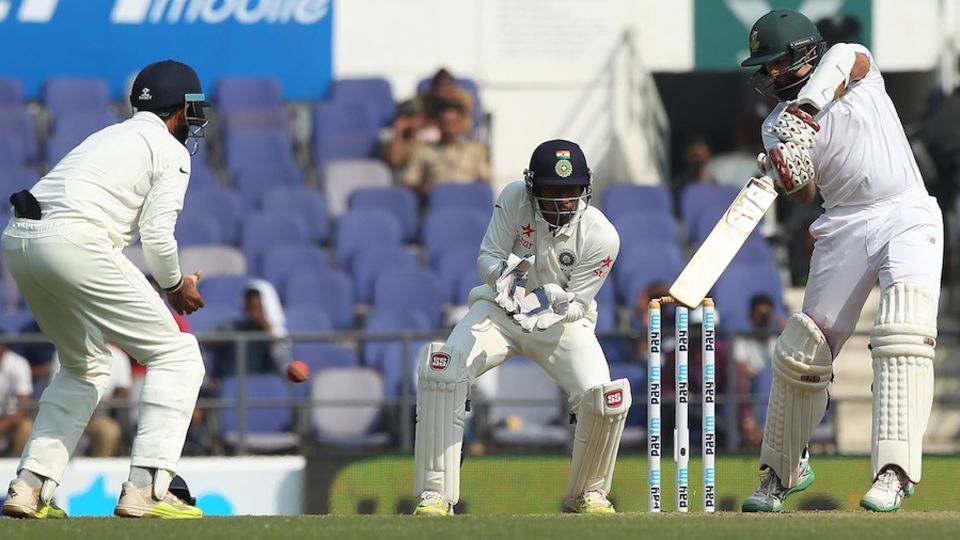 Hashim Amla, the overnight batsman, then combined with Faf du Plessis to play out a tough session