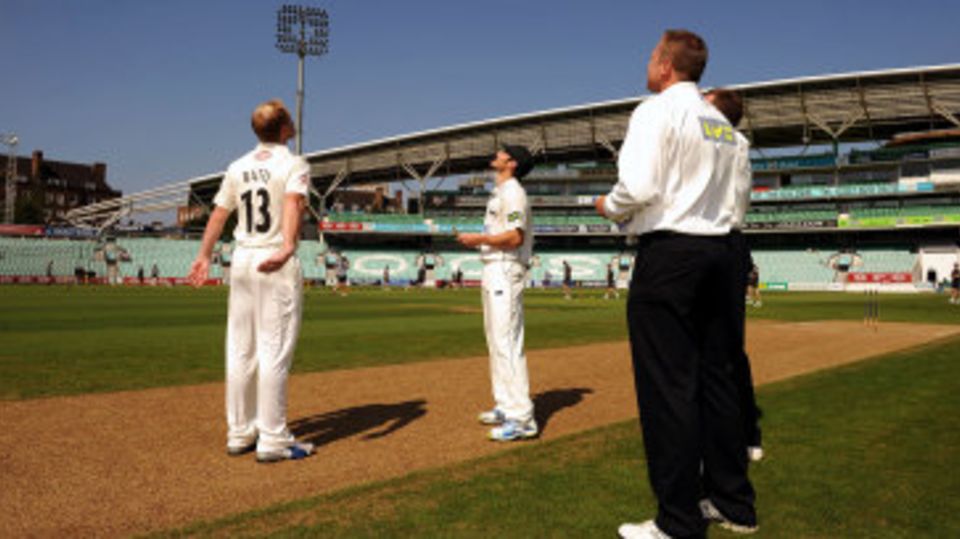 Gareth Batty and Chris Read at the toss