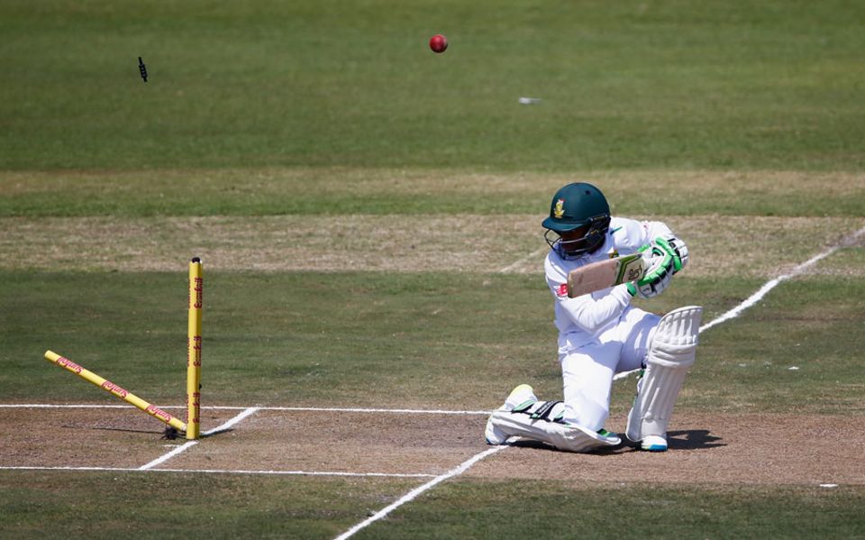 South Africa resumed on 137 for 4 overnight but lost Temba Bavuma in the first over...