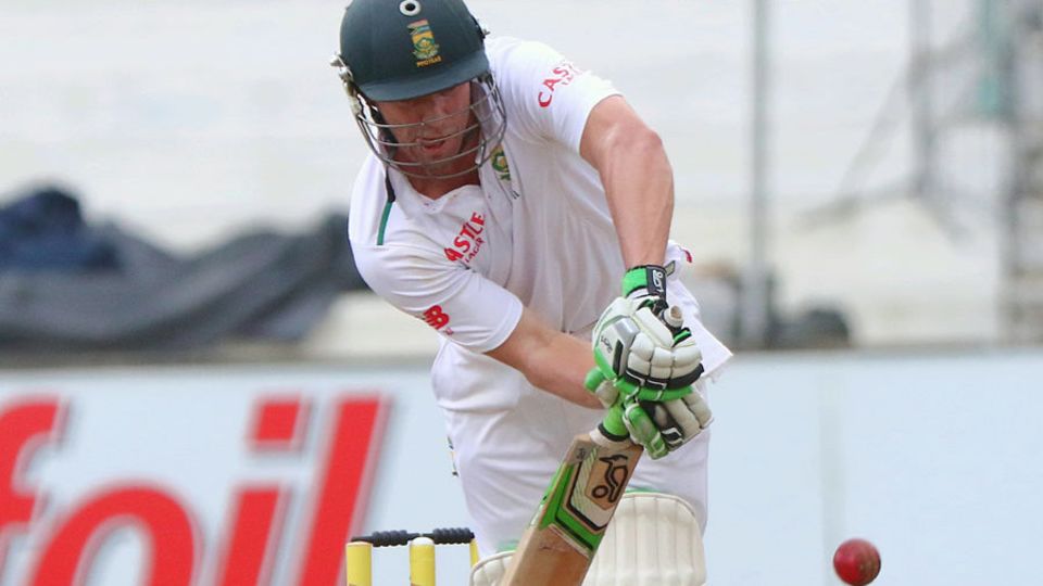 Steven Finn removed Hashim Amla and Dean Elgar in quick succession but AB de Villiers set about the resistance