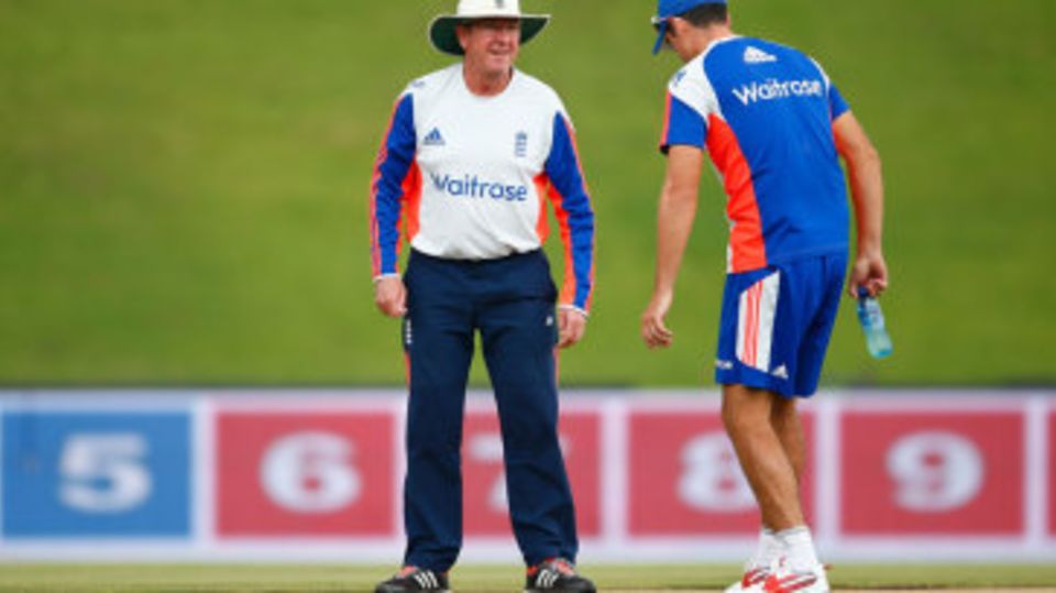 Trevor Bayliss and Alastair Cook inspect the pitch