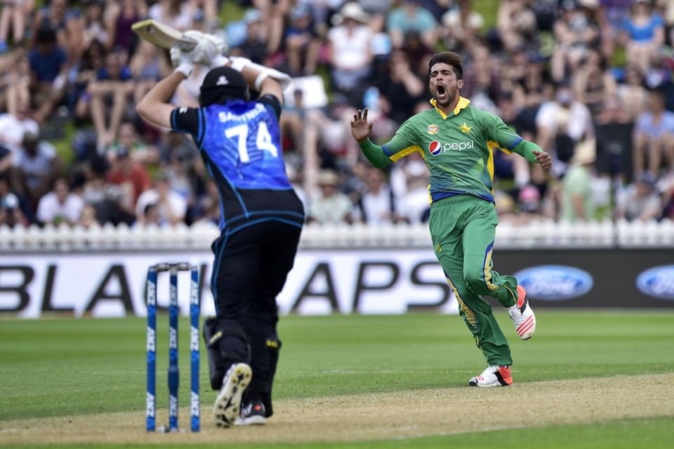 Mohammad Amir picked up five wickets across his first two ODIs in five years, while conceding only 3.9 runs an over