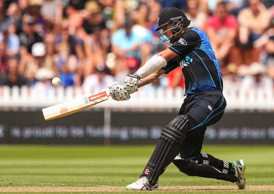 Matt Henry got under length balls from Pakistan's pacers in the death overs and smashed an unbeaten 48 off 30 balls