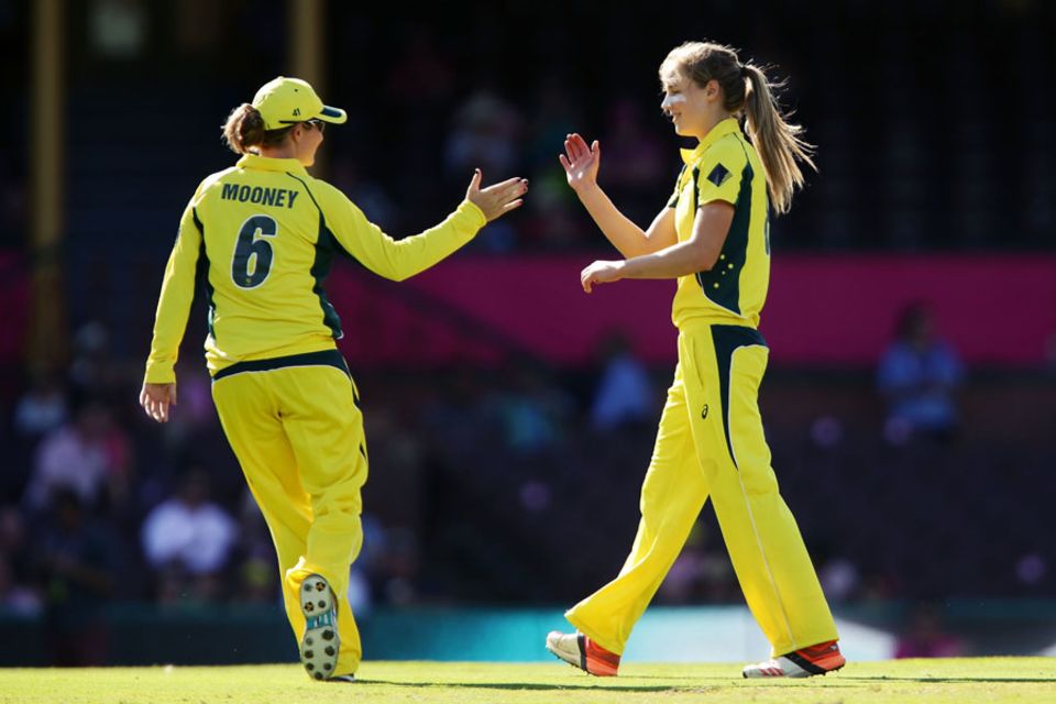 Ellyse Perry finished with career-best figures of 4 for 12