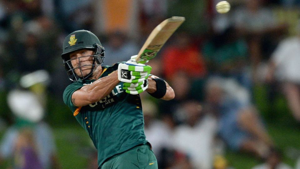 Both fell before the end but Faf du Plessis sealed a seven-wicket victory with 22 balls to spare