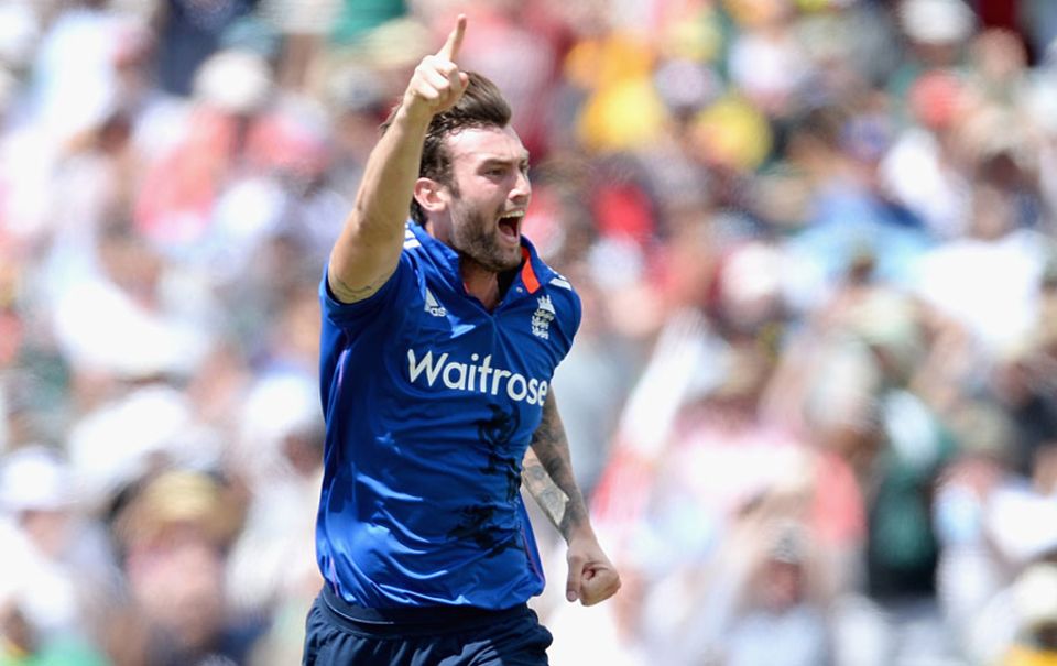 Chasing 237 to seal the series, South Africa lost early wickets to Reece Topley...