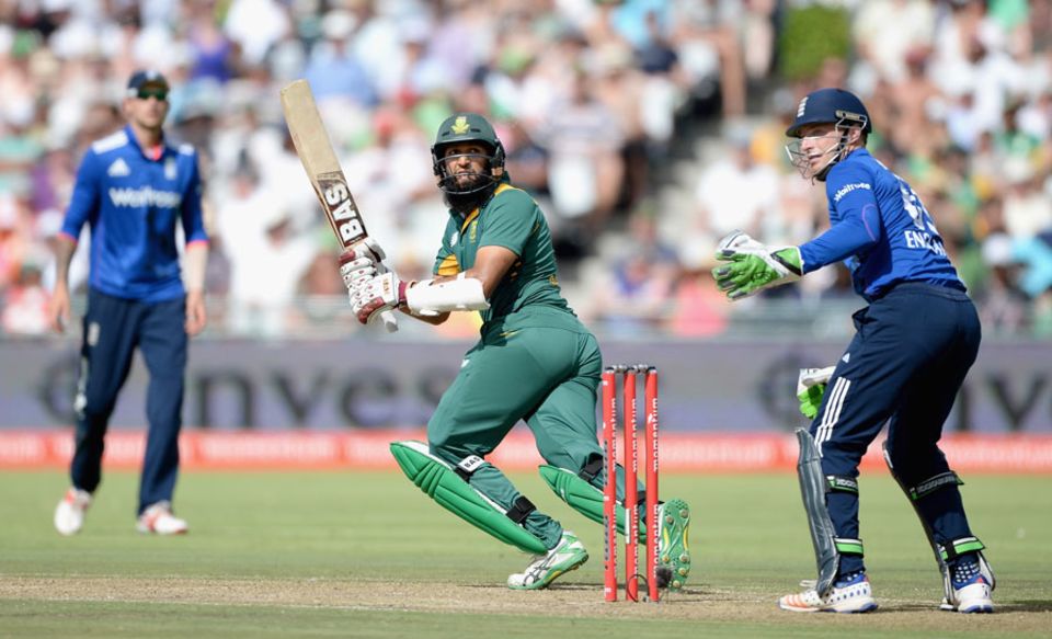 Hashim Amla contributed a half-century as he and de Villiers put on 125
