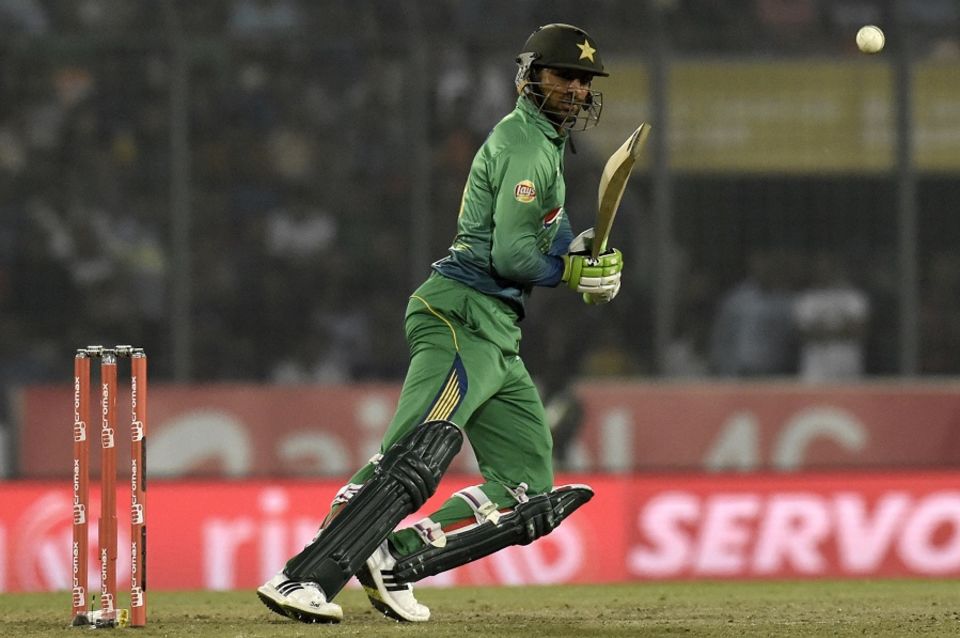 He found good support in Shoaib Malik, who made a 30-ball 41