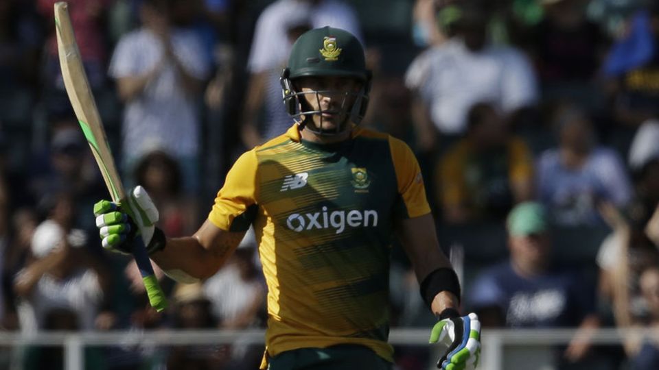 Faf du Plessis made 79 and helped South Africa take 26 off the final over as they set Australia 205 to win