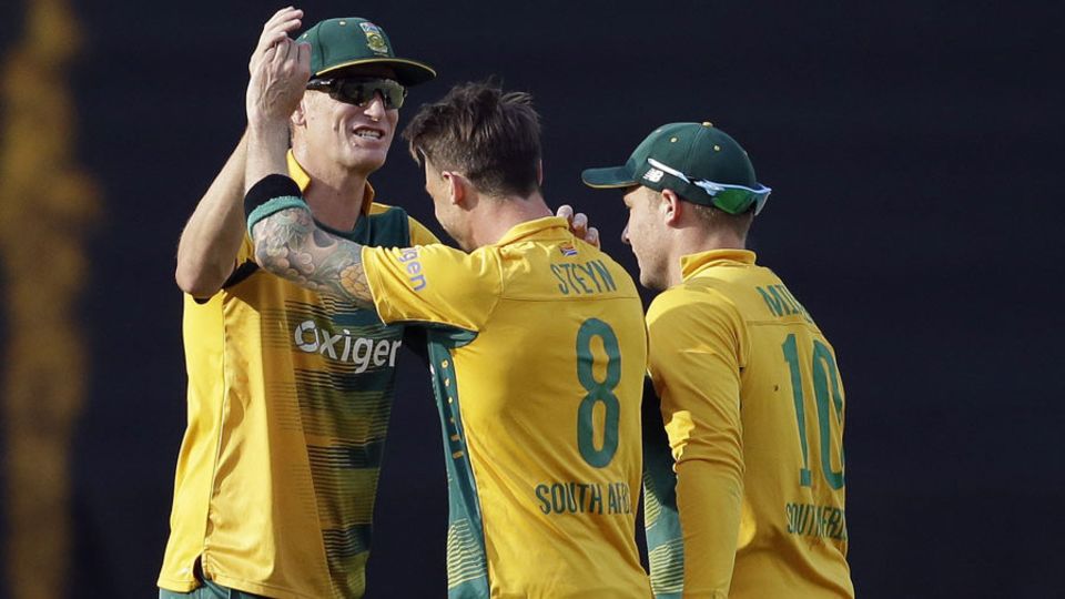 Dale Steyn picked up two wickets in an over on his return from injury