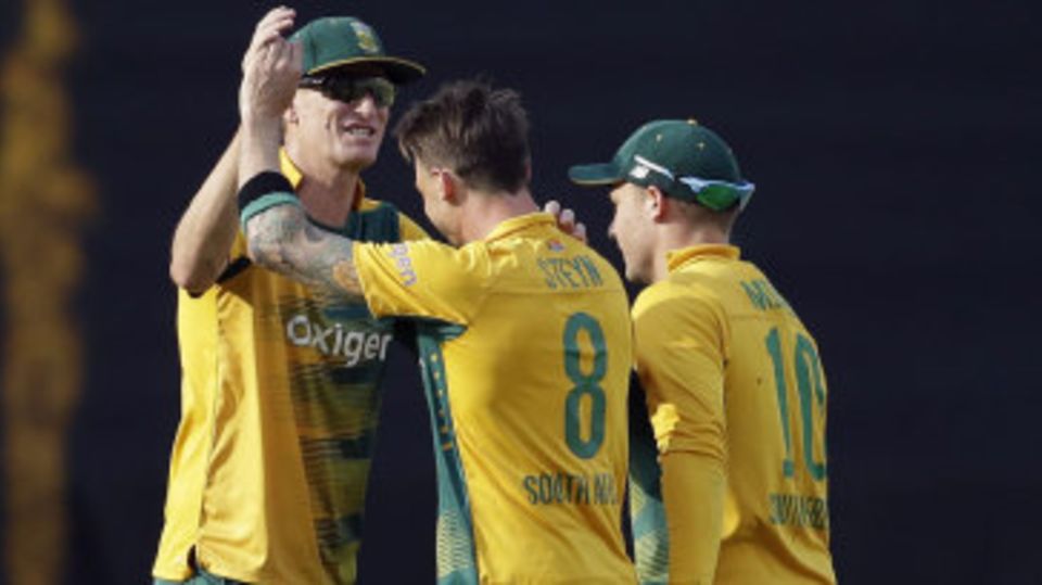 Dale Steyn picked up two wickets on his comeback