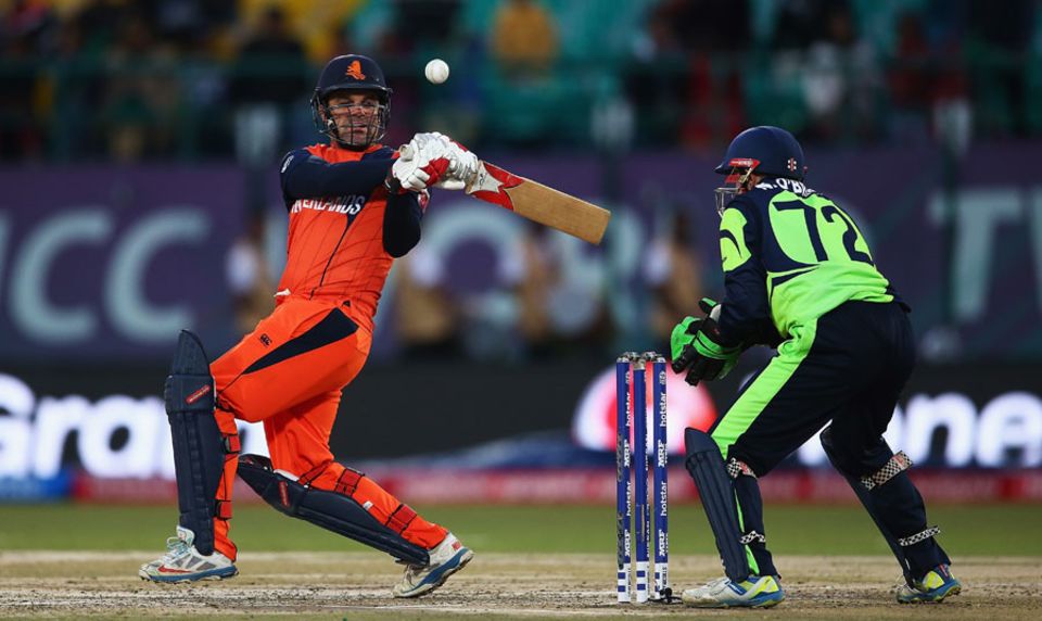 ...Before Peter Borren, at No. 5, scored 14 off 9 to help them to 59 for 5 by the end of the innings