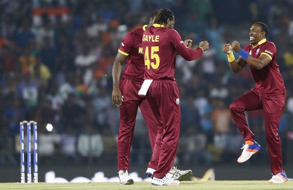 Chris Gayle and Dwayne Bravo show their moves